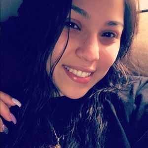 Meet your Posher, Selena